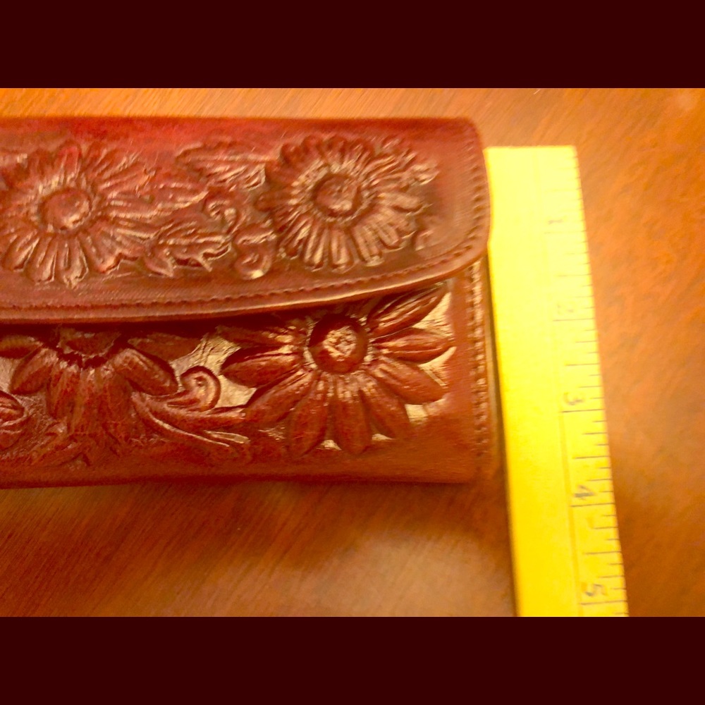 Wallet. Leather & never used.